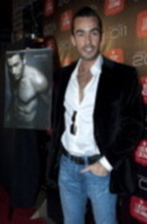 47394806_XCYMPXAOH - Aaron Diaz