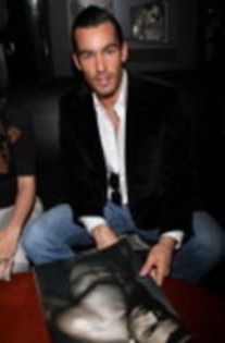 47394810_EAFLDSIAF - Aaron Diaz