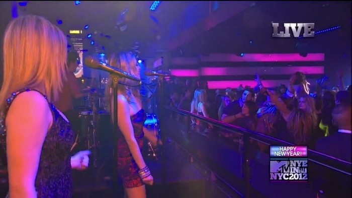 bscap0130 - Selena Gomez-Demi Lovato At The MTV NYE