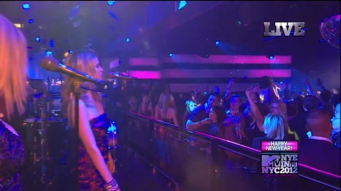 bscap0131 - Selena Gomez-Demi Lovato At The MTV NYE