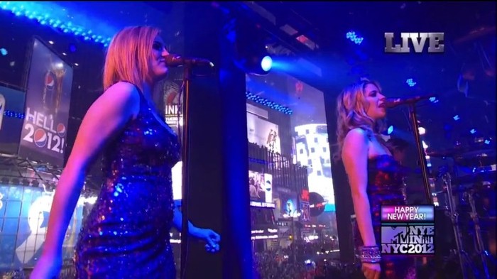 bscap0143 - Selena Gomez-Demi Lovato At The MTV NYE