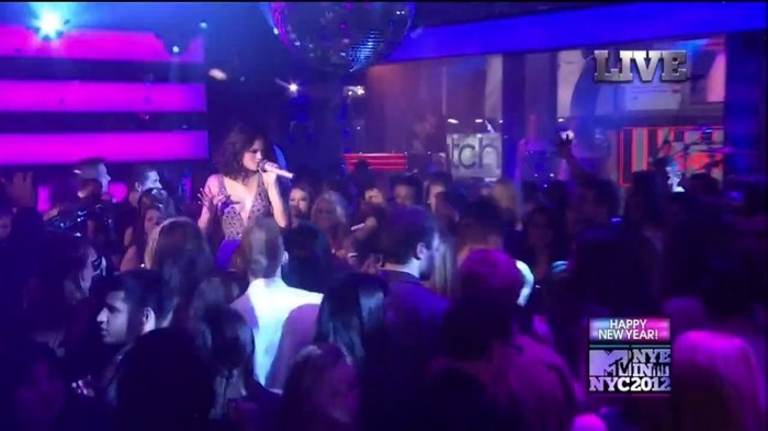 bscap0149 - Selena Gomez-Demi Lovato At The MTV NYE