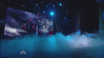 Demitzu (90) - Demi - September 10 - ALMA Awards Performs Skyscraper Captures