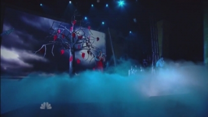 Demitzu (91) - Demi - September 10 - ALMA Awards Performs Skyscraper Captures