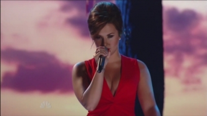 Demitzu (98) - Demi - September 10 - ALMA Awards Performs Skyscraper Captures
