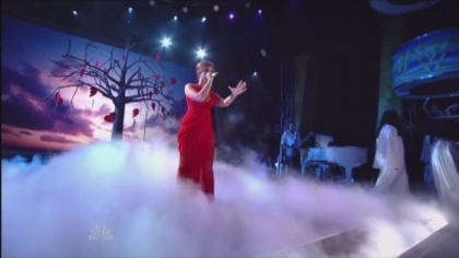 Demitzu (112) - Demi - September 10 - ALMA Awards Performs Skyscraper Captures