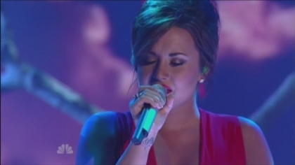 Demitzu (209) - Demi - September 10 - ALMA Awards Performs Skyscraper Captures