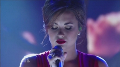 Demitzu (211) - Demi - September 10 - ALMA Awards Performs Skyscraper Captures