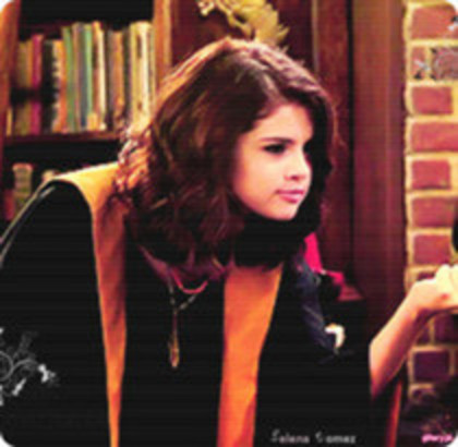 48345945_GHHIVUDSN - Alex Russo