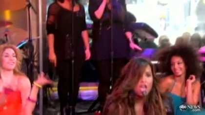 Demzu (67) - Demi - September 19 - Good Morning America Performs Captures