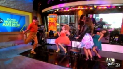 Demzu (79) - Demi - September 19 - Good Morning America Performs Captures
