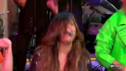 Demzu (126) - Demi - September 19 - Good Morning America Performs Captures