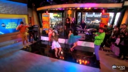 Demzu (148) - Demi - September 19 - Good Morning America Performs Captures