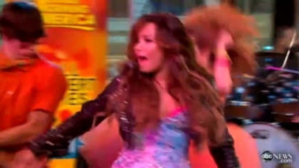 Demzu (154) - Demi - September 19 - Good Morning America Performs Captures