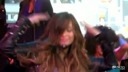 Demzu (183) - Demi - September 19 - Good Morning America Performs Captures