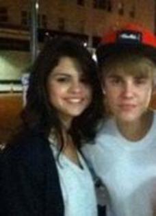 56685575_VJOOGNA - selena gomez