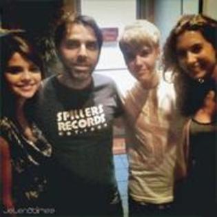 56685594_SQQSIFQ - selena gomez
