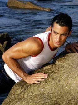 192311_prof - Aaron Diaz