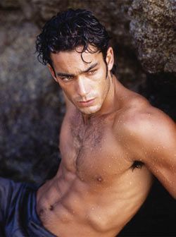 192328_prof - Aaron Diaz