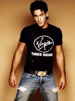 192345_prof - Aaron Diaz