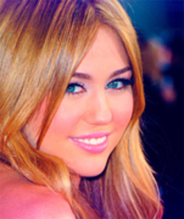 54457960_AERLFXX2 - miley ciryus