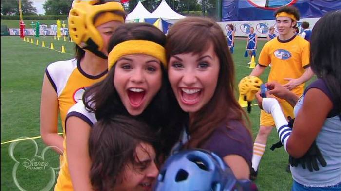 Demzu (2) - Demi - Demi Lovato - Disney Channel Games 2008 Random HDTV Caps
