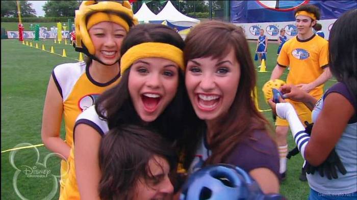 Demzu (3) - Demi - Demi Lovato - Disney Channel Games 2008 Random HDTV Caps