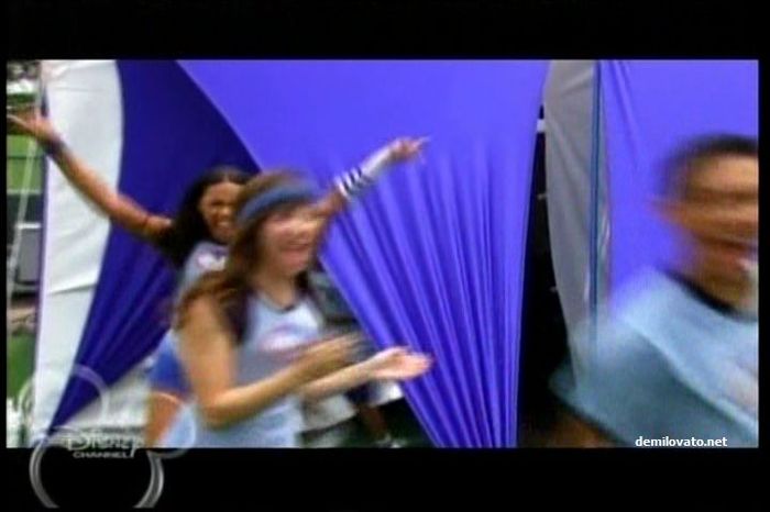 Demz - Demi - Disney Channel Games 2008  Hang Tight - Week 2 Screencaps