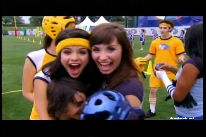 Demz (27) - Demi - Disney Channel Games 2008  Hang Tight - Week 2 Screencaps