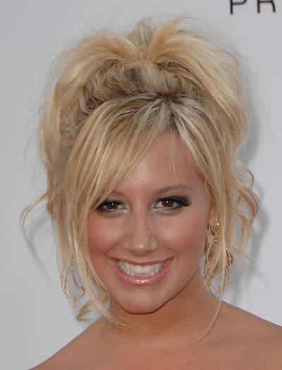 Ashley Tisdale - ASHLEY TISDALE LA PREMIERA HAIRSPRAY LOS ANGELES