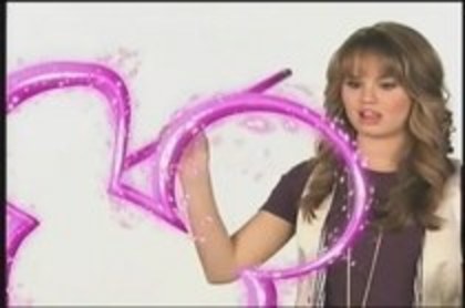 Debby Ryan intro Disney Chanel (16) - Debby Ryan intro Disney Chanel2