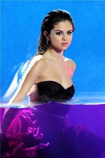 selena-gomez-fragrance-parfum-poze-frumoase-frumoasa-11 - poze Selena Gomez