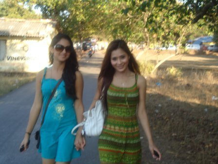 168142_10150095238284556_165475334555_5896238_7188967_n - sara khan poze noi
