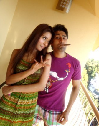 168446_10150095237909556_165475334555_5896229_6010176_n - sara khan poze noi