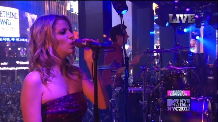 bscap0185 - Selena Gomez-Demi Lovato At The MTV NYE