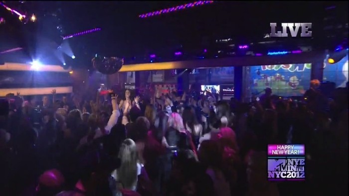 bscap0193 - Selena Gomez-Demi Lovato At The MTV NYE