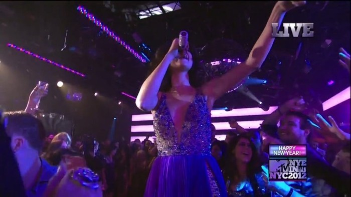 bscap0219 - Selena Gomez-Demi Lovato At The MTV NYE