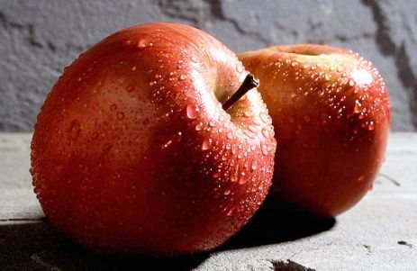 800px-Fuji_apple(1) - fructe