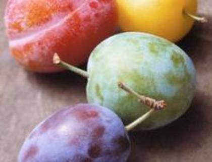 Fructele-toamnei--Prunele-protejeaza-ochii - fructe