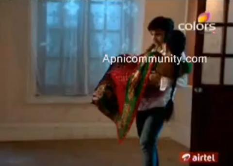 388842_301458053231260_192473864129680_866496_518809666_n - Abhay and phulwa love scenes