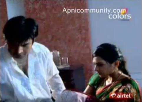 394256_301458303231235_192473864129680_866500_1404015831_n - Abhay and phulwa love scenes
