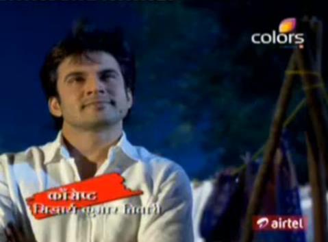 396644_301447703232295_192473864129680_866403_1893910728_n - Abhay and phulwa love scenes