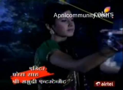 399108_301448213232244_192473864129680_866409_636066919_n - Abhay and phulwa love scenes