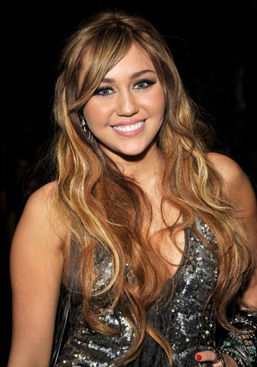 Miley Cyrus - MILEY CYRUS LA GRAMMY AWARDS 2011