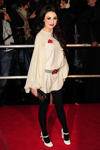 Cher Lloyd Celebs Harry Potter Deathly Hallows KMPe-ABQKkWl - cher lloyd