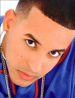 daddy_yankee  are o privire marfa - vedete