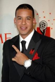 Daddy-Yankee-594113-446 - vedete