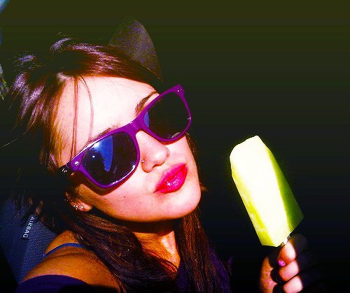 198759_155919791151207_100001995614927_306166_26074_n - Selena Gomez 1