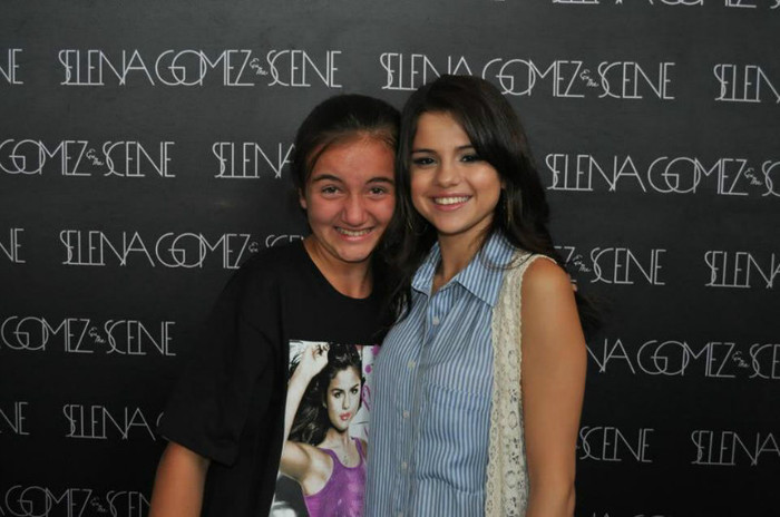321683_272739199411742_118544344831229_1062247_924299011_n - Selena Gomez 1