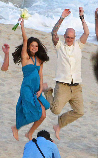 379467_262381897150820_119049044817440_640949_1965740634_n